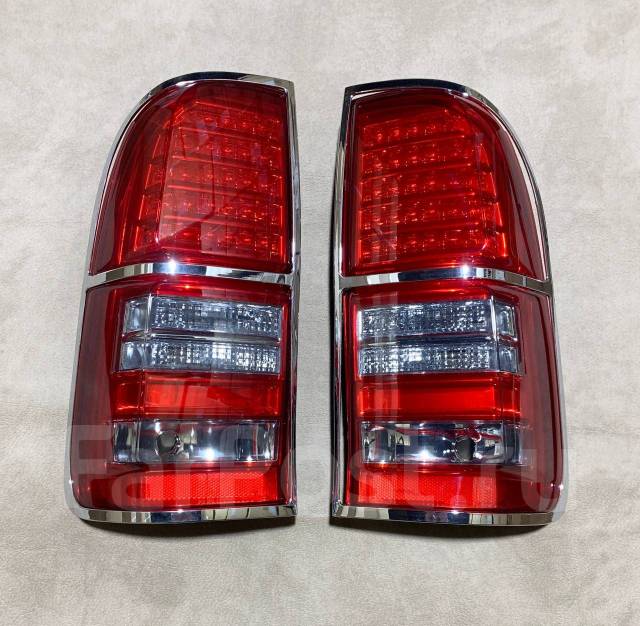 Стоп-сигналы Toyota Hilux 2004-2015 10/20/30