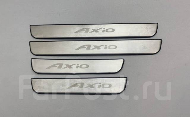 Накладки на пороги для Toyota Corolla Axio 2012-2017 160