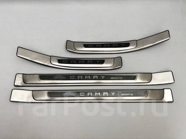 Накладки на пороги для Toyota Camry 2017-2023