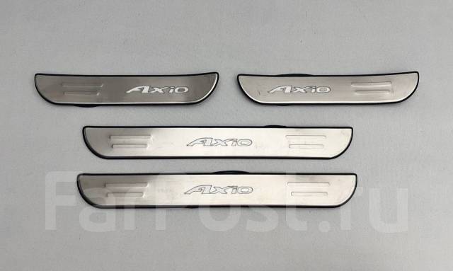Накладки на пороги для Toyota Corolla Axio 2012-2025