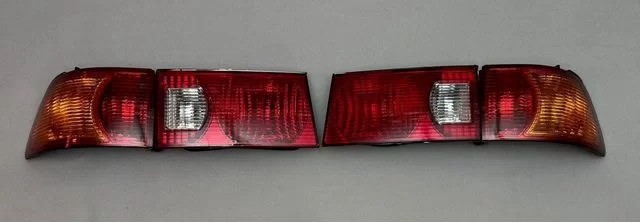 Стоп сигналы для Toyota Ipsum 1998-2001