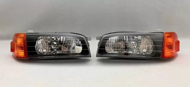 Фары для Toyota Sprinter Carib 1995-2002 110